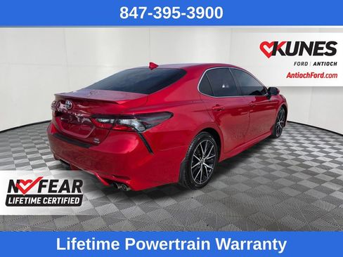 Used 2021 Toyota Camry SE w/ Cold Weather Package image 7