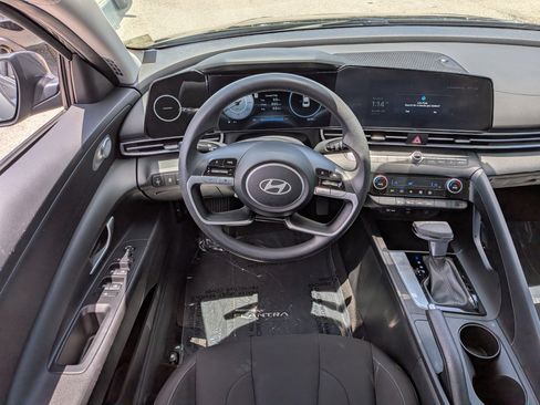 Used 2024 Hyundai Elantra SEL FWD image 16