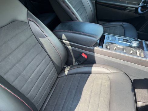 Used 2021 Ford Edge ST-Line AWD/4WD image 25