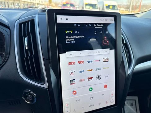 Used 2024 Ford Edge SEL AWD/4WD image 23