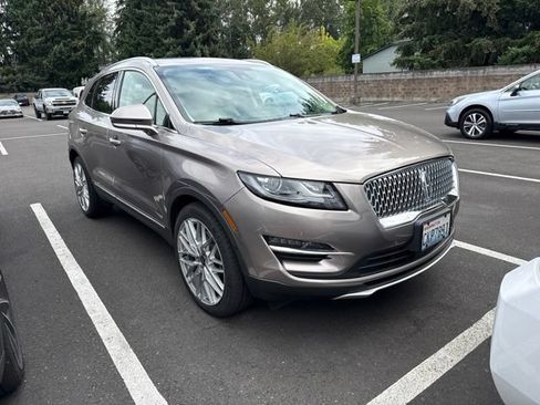 Used 2019 Lincoln MKC Reserve AWD/4WD image 2