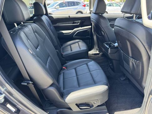 Used 2024 Kia Telluride SX FWD image 16