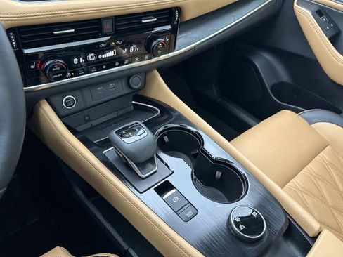 Used 2022 Nissan Rogue Platinum w/ Head-Up Display Package image 29