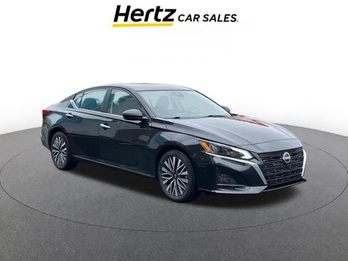 Used 2025 Nissan Altima 2.5 SV image 1