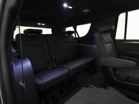 Used 2025 Chevrolet Suburban High Country image 27