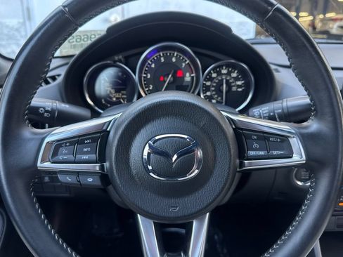 Used 2021 MAZDA MX-5 Miata Club w/ Appearance Package RWD image 21