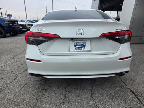 Used 2023 Honda Civic Sport image 5