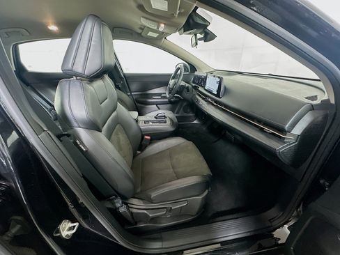 Used 2023 Nissan Ariya FWD image 32