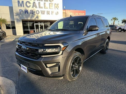 Used 2022 Ford Expedition Limited image 2