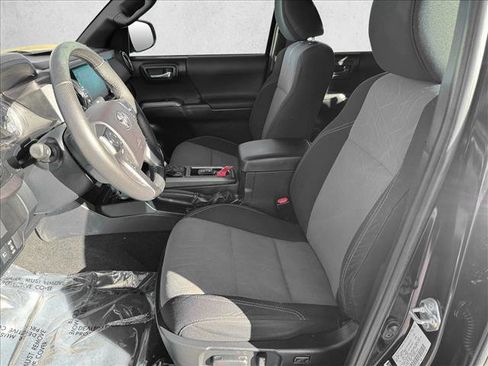 Used 2021 Toyota Tacoma TRD Sport image 10