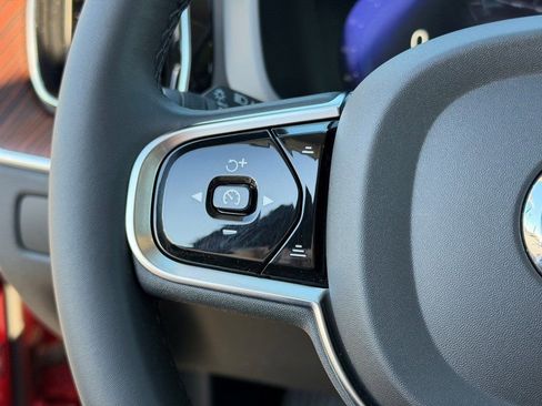 Certified 2023 Volvo XC60 B5 Plus w/ Climate Package image 33