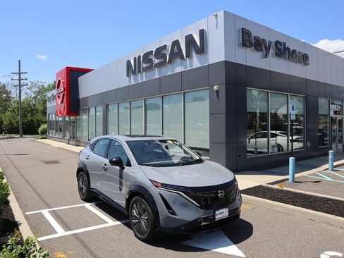 Certified 2023 Nissan Ariya FWD image 2
