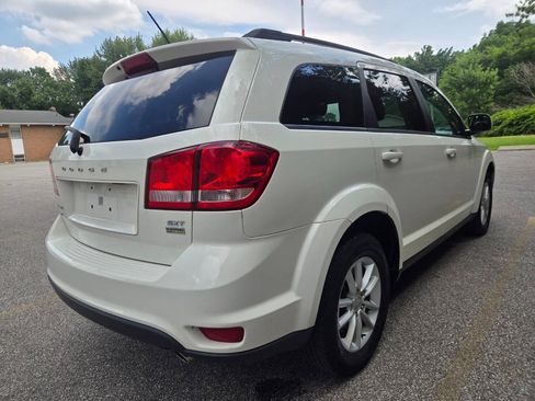 Used 2014 Dodge Journey SXT FWD image 9