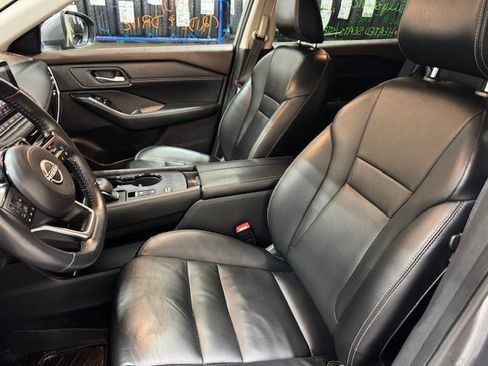 Used 2023 Nissan Rogue SL image 5