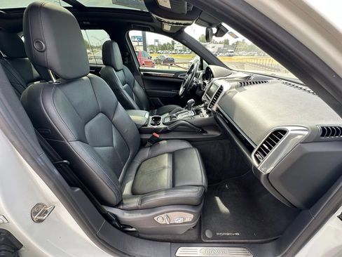 Used 2016 Porsche Cayenne AWD/4WD image 13