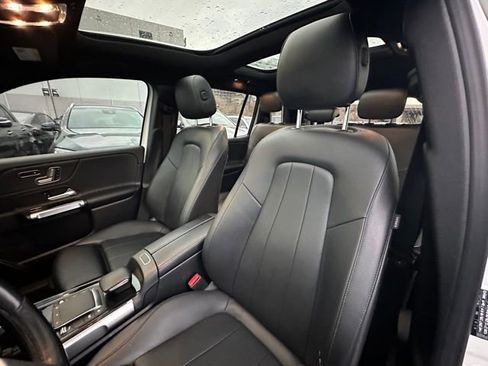 Used 2021 Mercedes-Benz GLB 250 4MATIC image 11