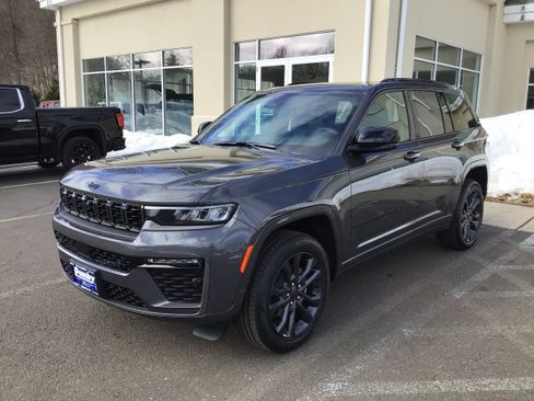 New 2026 Jeep Grand Cherokee Limited image 3