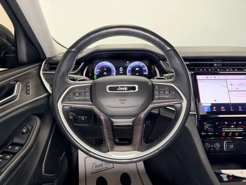 Used 2022 Jeep Grand Cherokee L Limited w/ Luxury Tech Group II AWD/4WD image 18