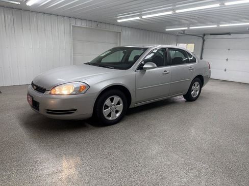 Used 2007 Chevrolet Impala LT FWD image 2