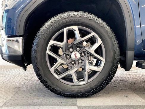 Used 2022 GMC Sierra 1500 SLT w/ SLT Premium Package image 8