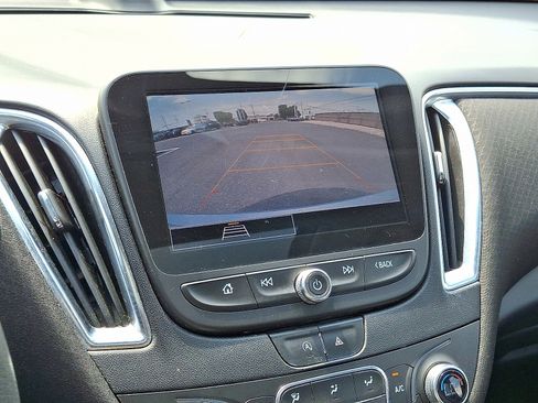 Used 2021 Chevrolet Malibu LT FWD image 19