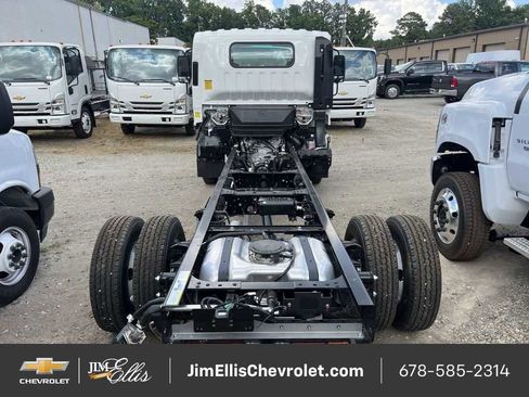 New 2025 Chevrolet Low Cab Forward image 2