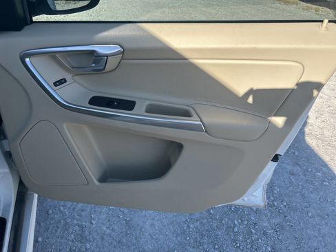 Used 2015 Volvo XC60 T6 Premier Plus image 20