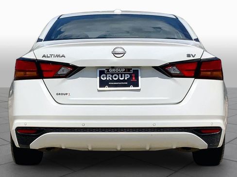Used 2024 Nissan Altima 2.5 SV FWD image 5