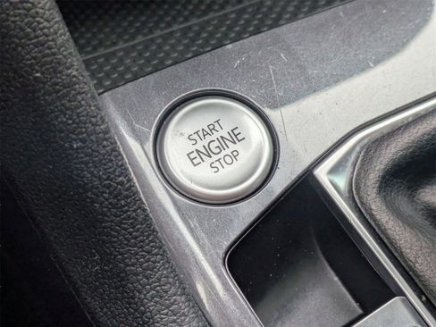 Used 2022 Volkswagen Tiguan SE R-Line image 20