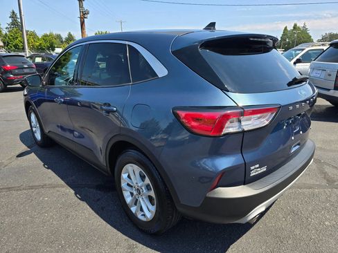Used 2020 Ford Escape SE FWD image 3