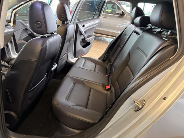 Used 2017 Volkswagen Golf SE FWD image 22