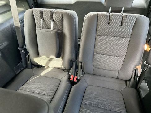 Used 2019 Ford Explorer XLT w/ Equipment Group 201A FWD image 16