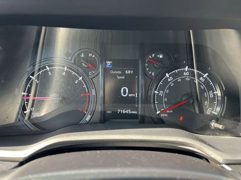 Used 2022 Toyota 4Runner SR5 Premium image 10