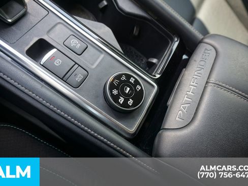 Used 2023 Nissan Pathfinder SL AWD/4WD image 46