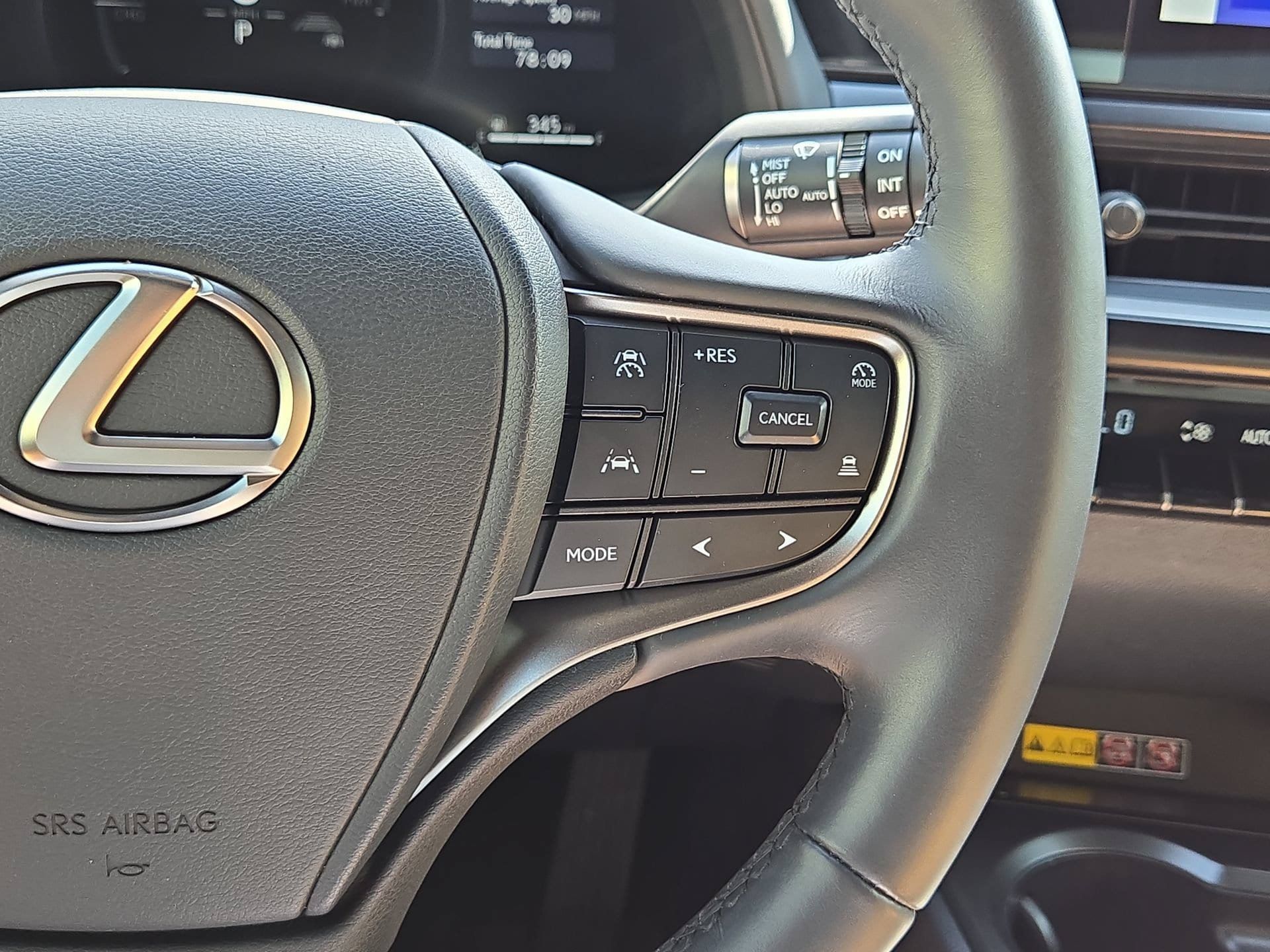 Certified 2025 Lexus UX 300h FWD w/ Accessory Package (Z1) image 21