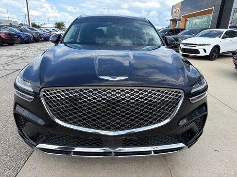 Used 2023 Genesis GV70 2.5T w/ Select Package AWD/4WD image 2