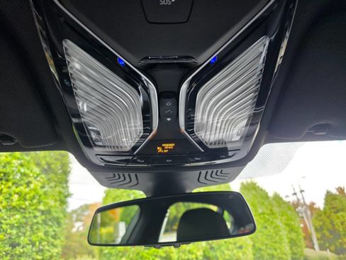 Used 2019 BMW 750i xDrive w/ Executive Package image 41