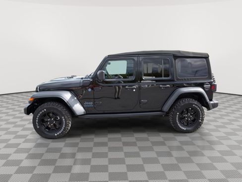 Used 2023 Jeep Wrangler Unlimited w/ Cold Weather Group AWD/4WD image 8