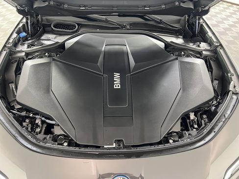 Used 2026 BMW i7 xDrive60 image 25