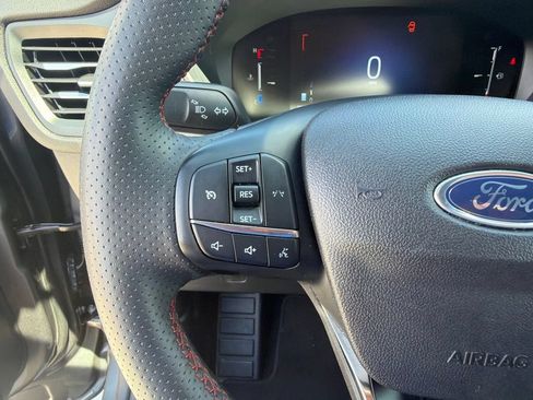 Used 2025 Ford Escape ST-Line Select AWD/4WD image 22