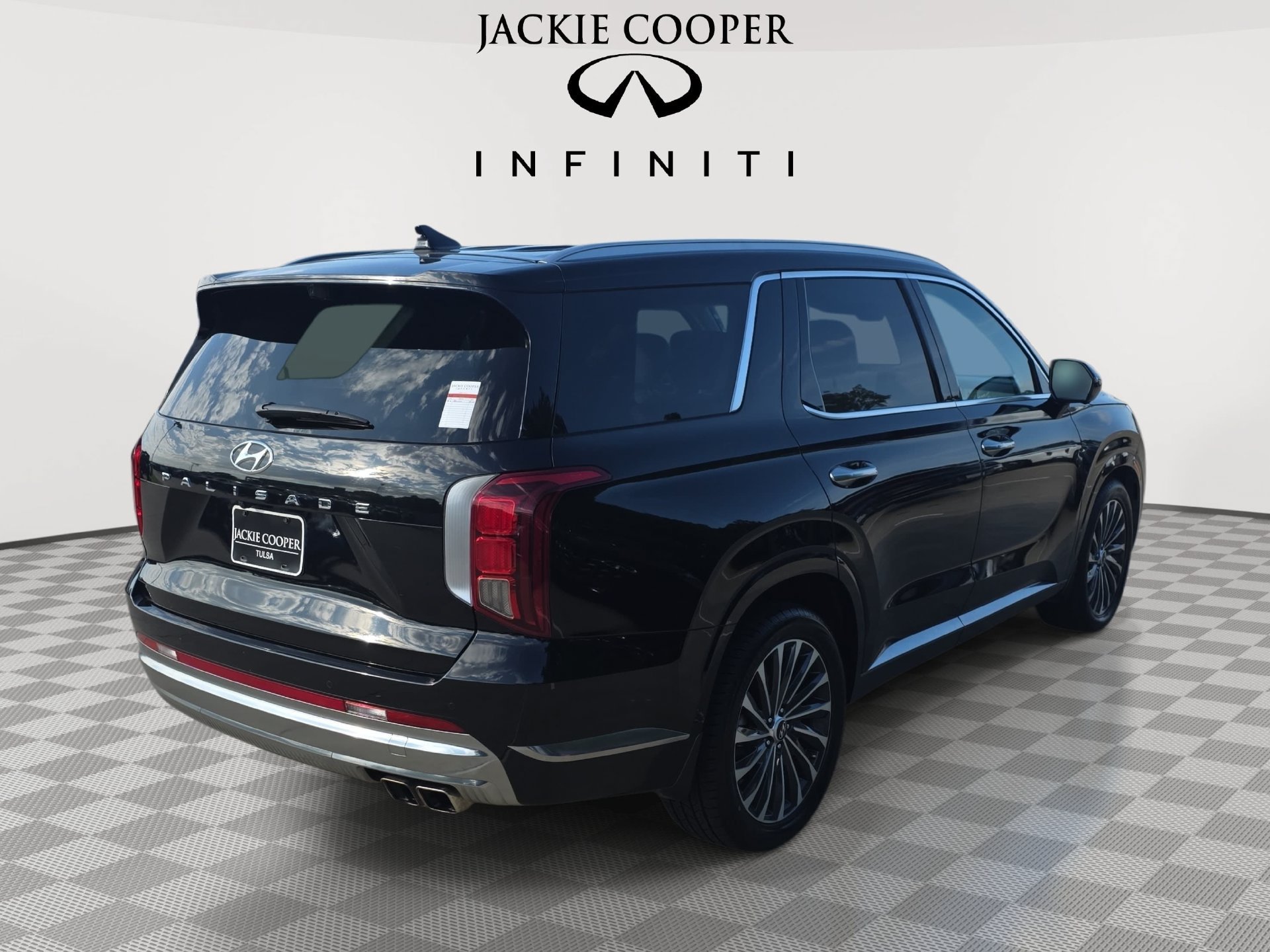 Used 2023 Hyundai Palisade Calligraphy w/ Winter Package FWD image 5