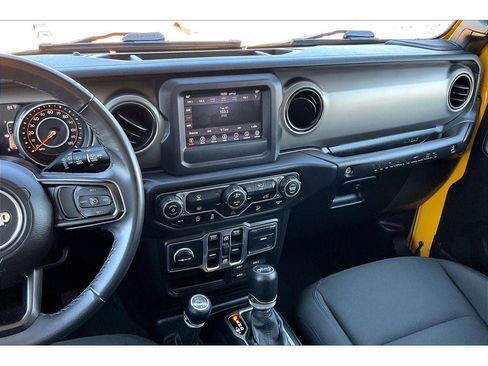 Used 2018 Jeep Wrangler Unlimited Sport S AWD/4WD image 7