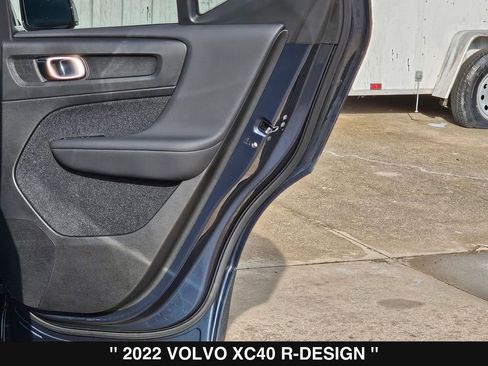Used 2022 Volvo XC40 T5 R-Design w/ Climate Package image 27
