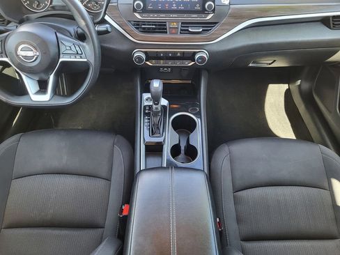 Used 2024 Nissan Altima 2.5 SV image 19