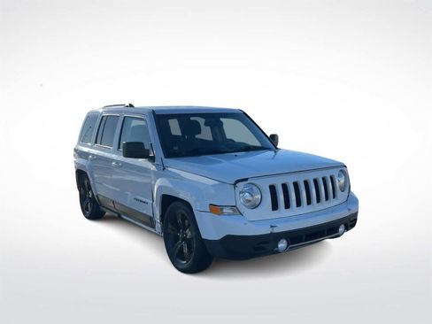 Used 2015 Jeep Patriot Sport w/ Power Value Group image 3