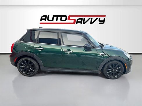 Used 2017 MINI Cooper 4-Door Hardtop image 8