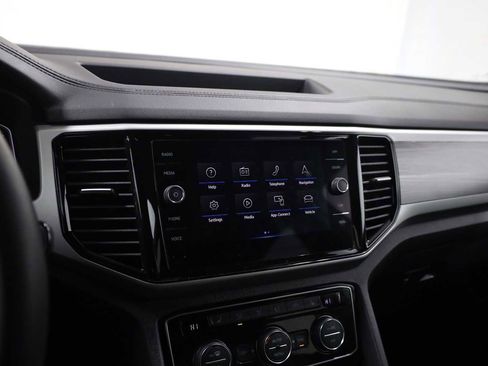 Used 2023 Volkswagen Atlas Cross Sport SE image 29