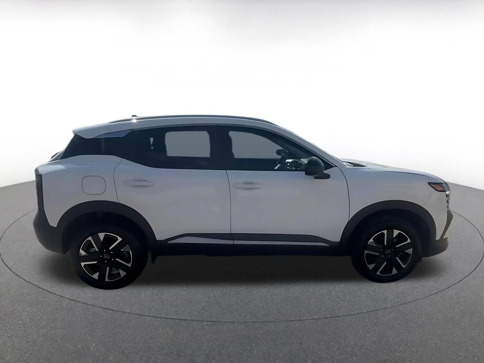 Used 2026 Nissan Kicks SV w/ Cold Weather Package AWD/4WD image 15