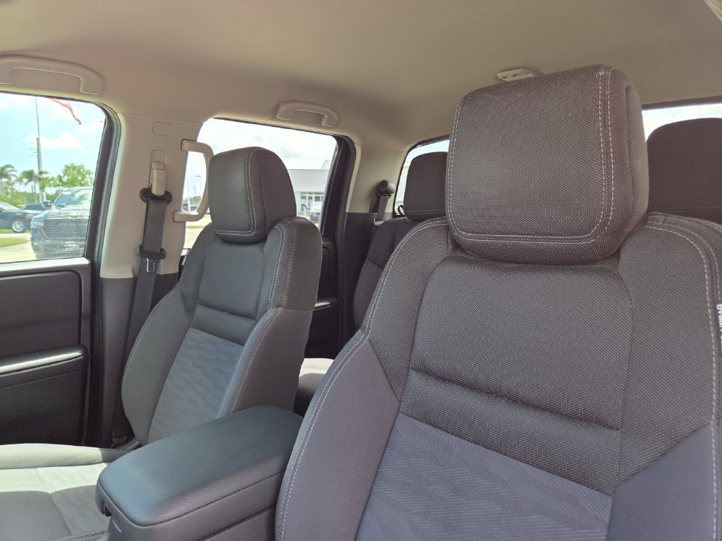 Used 2024 Nissan Frontier SV w/ SV Convenience Package RWD image 26