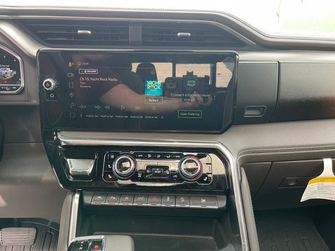 Used 2024 GMC Sierra 1500 Denali w/ Denali Reserve Package image 17